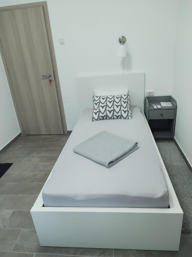 Happy Room Karlovac Exterior photo