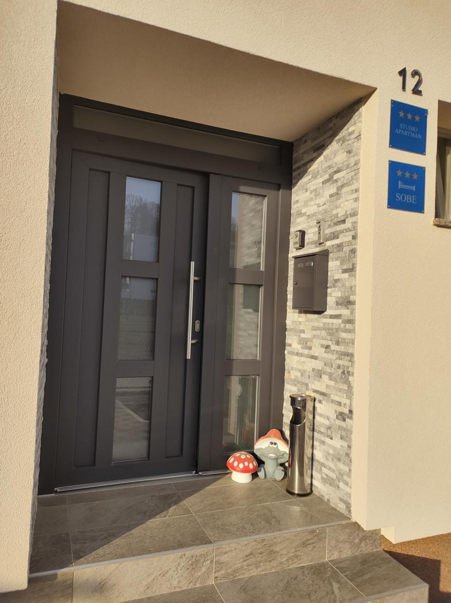 Happy Room Karlovac Exterior photo